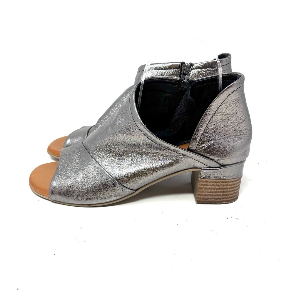 Mago Sandals